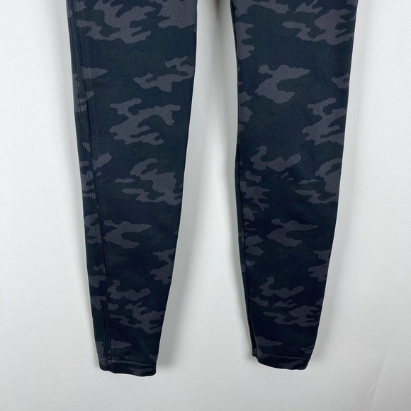 Spanx Seamless High Waisted Black Camo Leggings Size XL - Picture 5 of 12